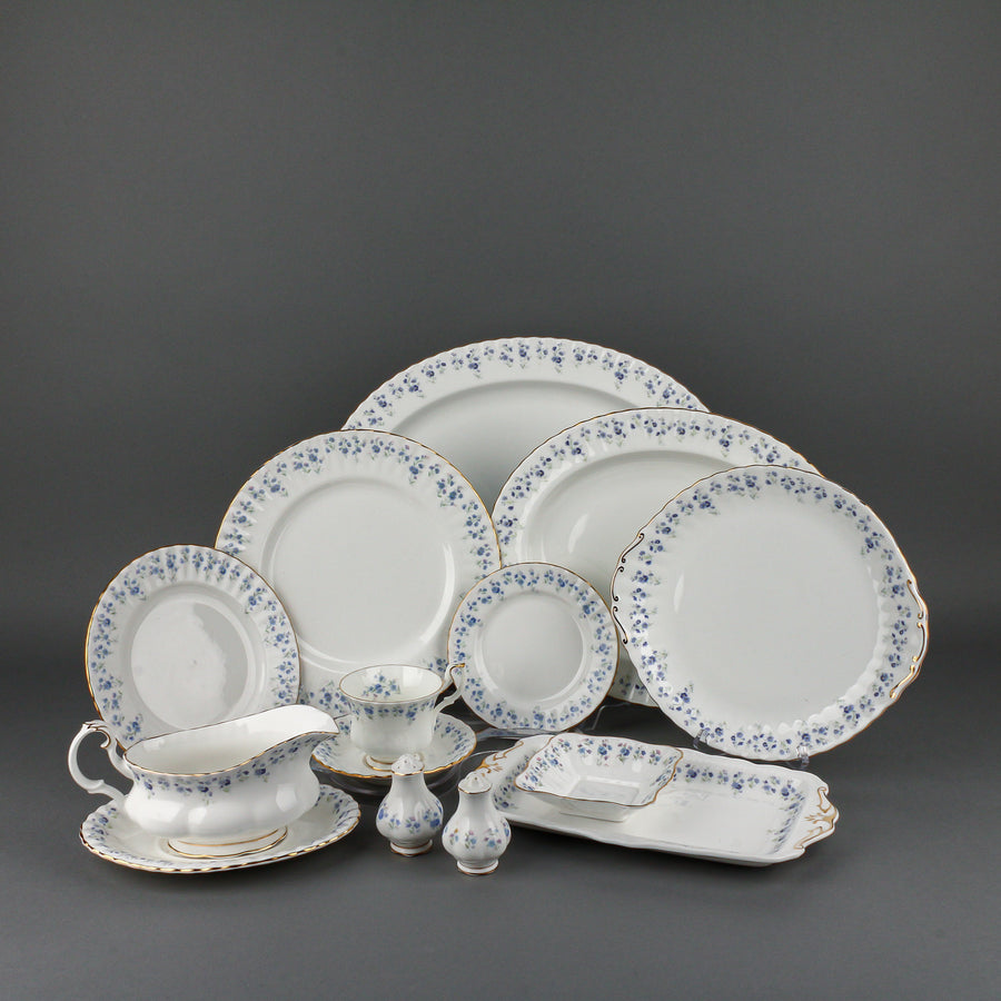 ROYAL ALBERT Memory Lane - 10 Place Settings +