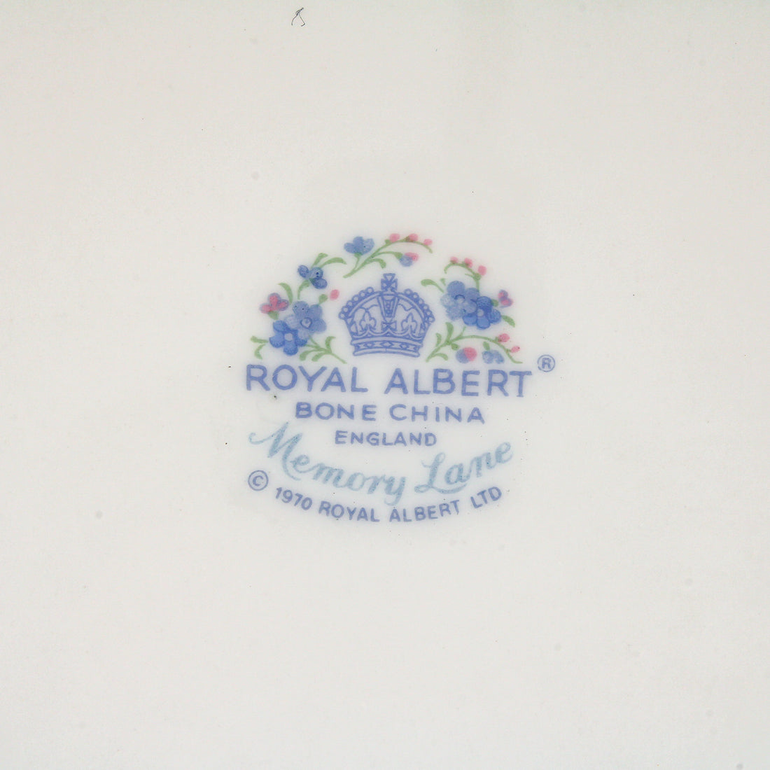 ROYAL ALBERT Memory Lane - 10 Place Settings +