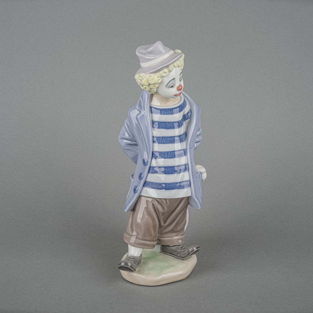 LLADRO Figurine Little Traveller 7602 Collector Society Around The Block