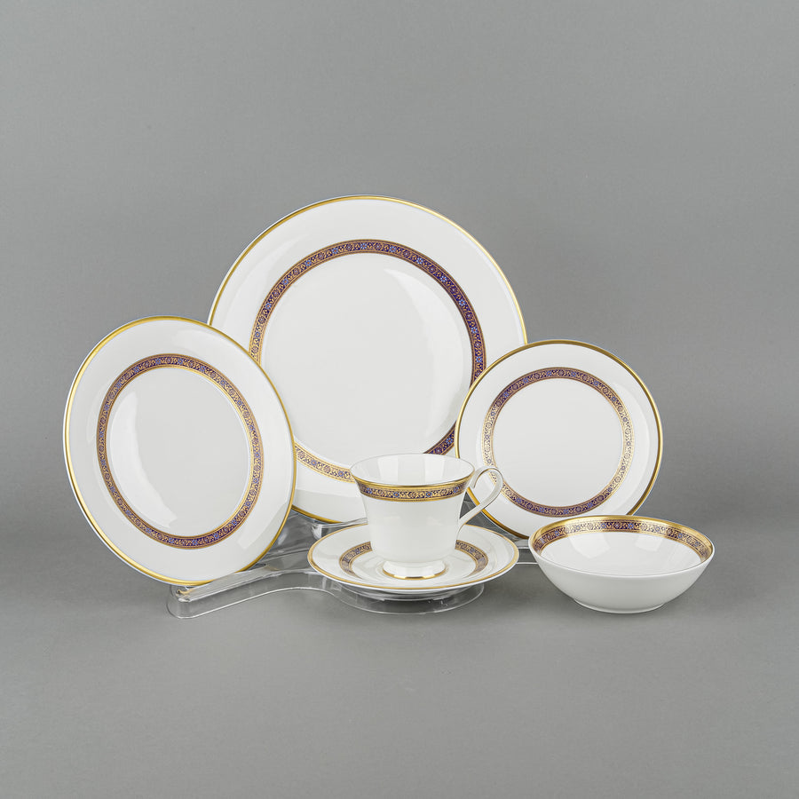 Royal Doulton Harlow H.5034 8 Place Settings w/Extras