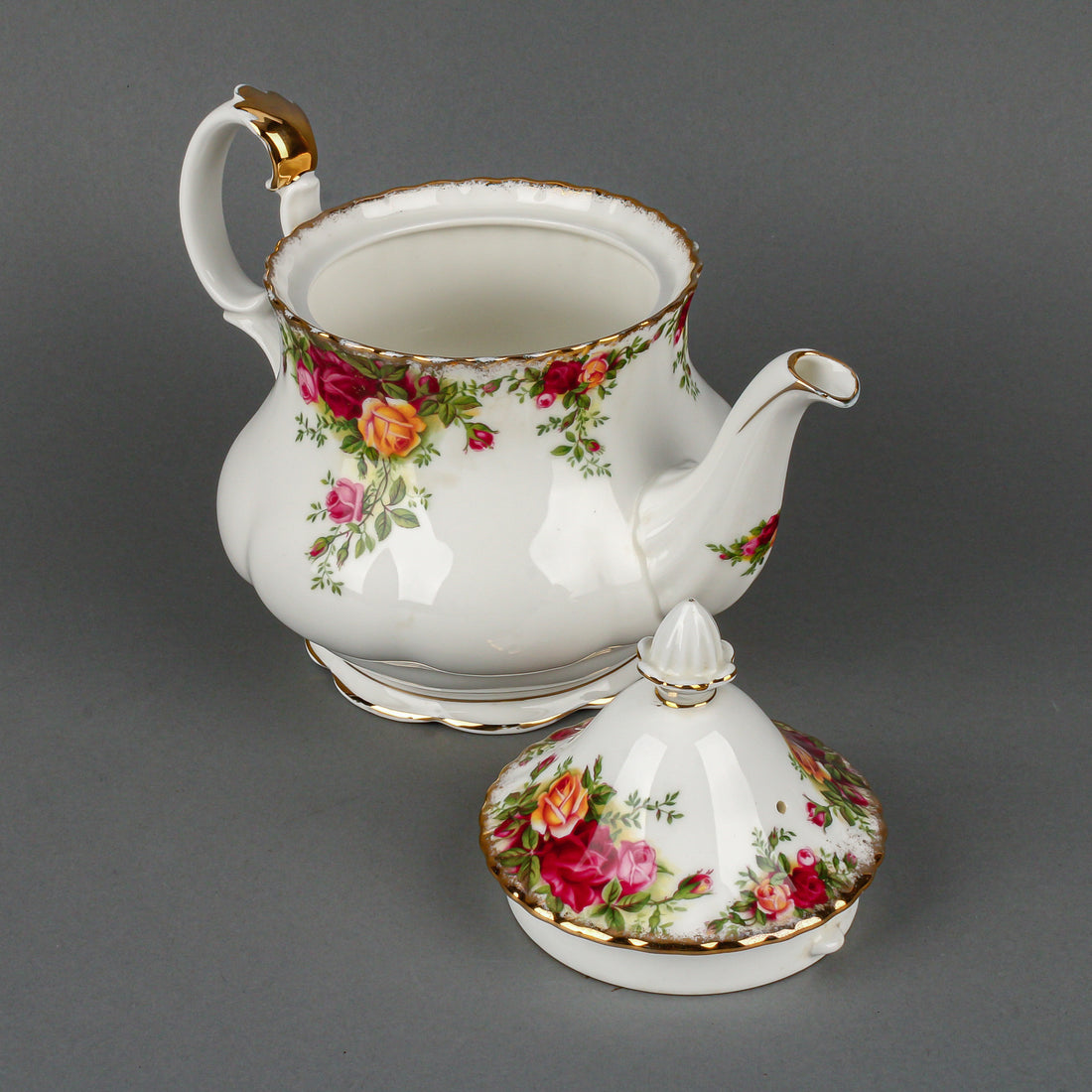 ROYAL ALBERT Old Country Roses Teapot