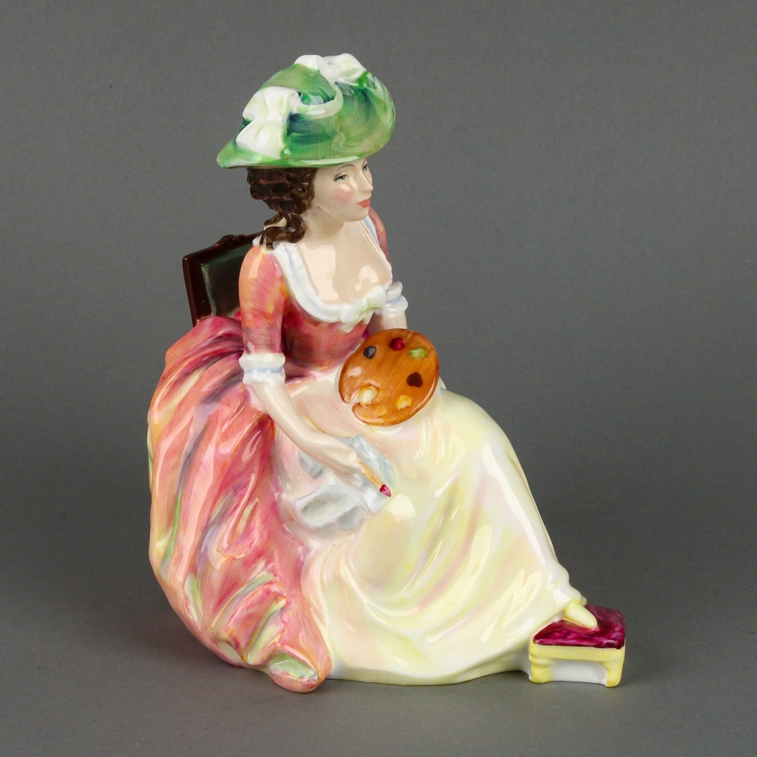 ROYAL DOULTON Kathleen HN 2933 Figurine