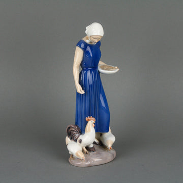 BING & GRONDAHL Girl Feeding Chickens 2220 Figurine