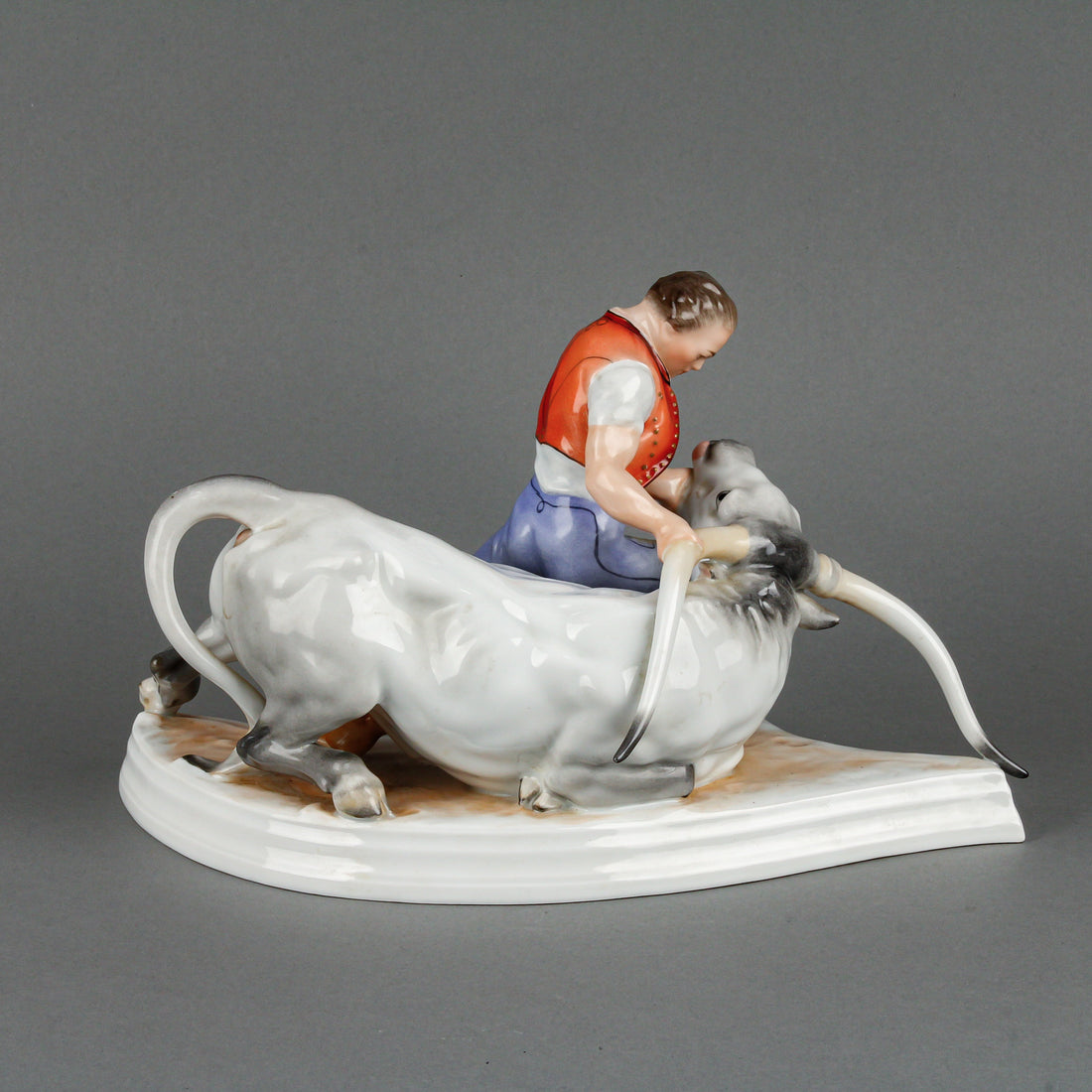 HEREND Toldi & The Bull #5476 Figurine