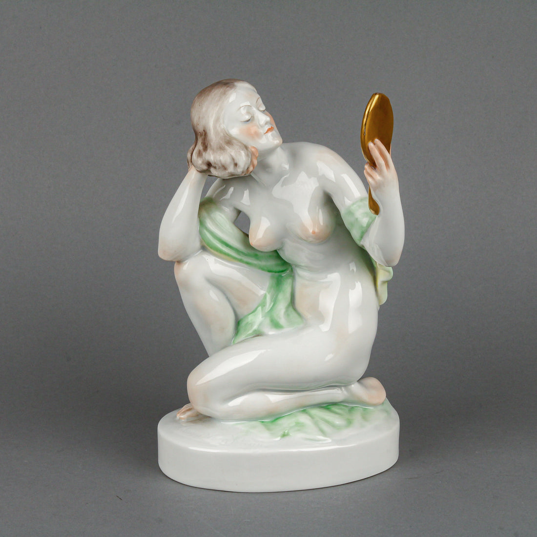 HEREND Kneeling Nude with Mirror #5724 Figurine