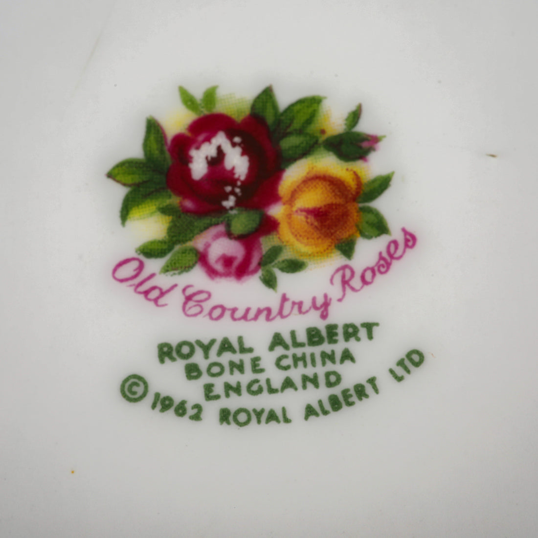 ROYAL ALBERT Old Country Roses Footed Cake Plate