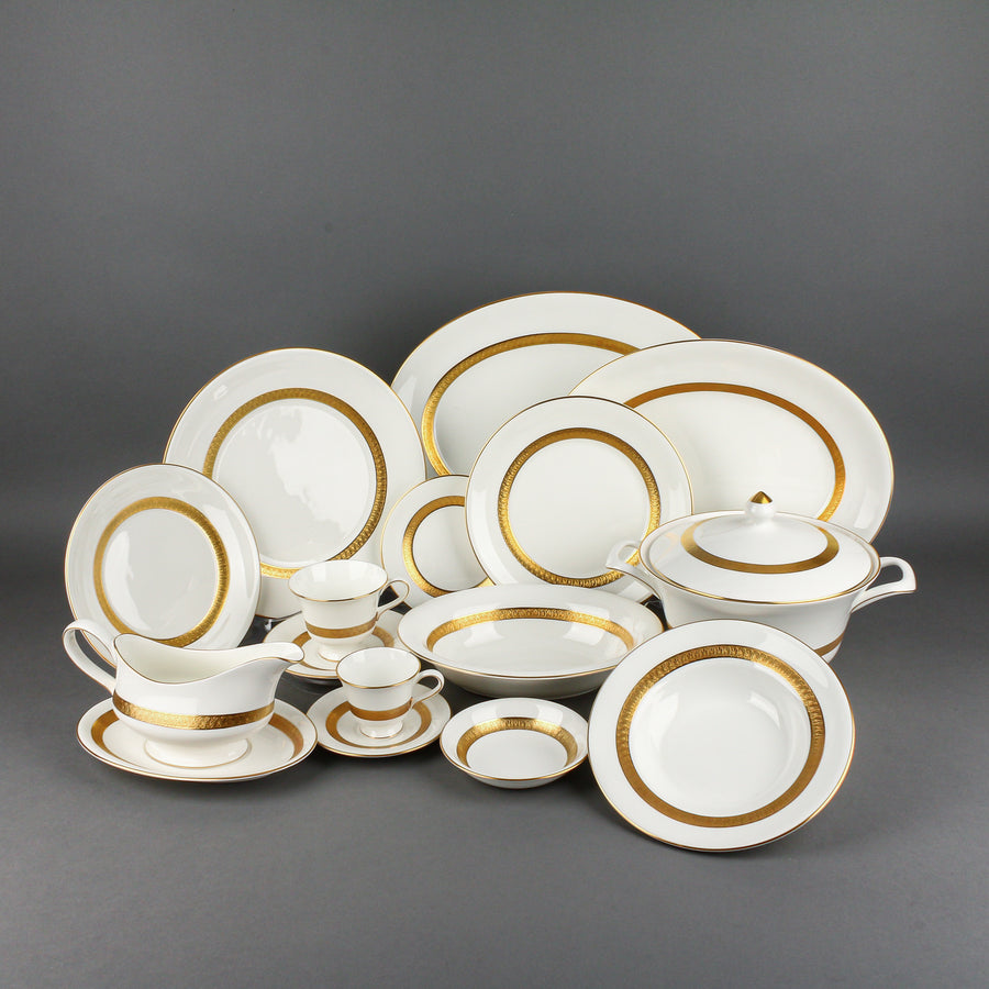 WEDGWOOD Adelphi - 7 Place Settings +