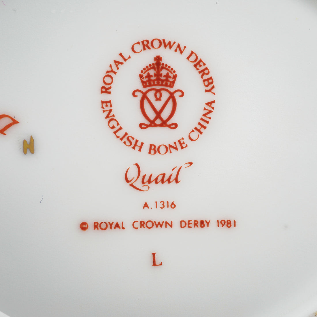 ROYAL CROWN DERBY A1316 Quail Teapot with Lid
