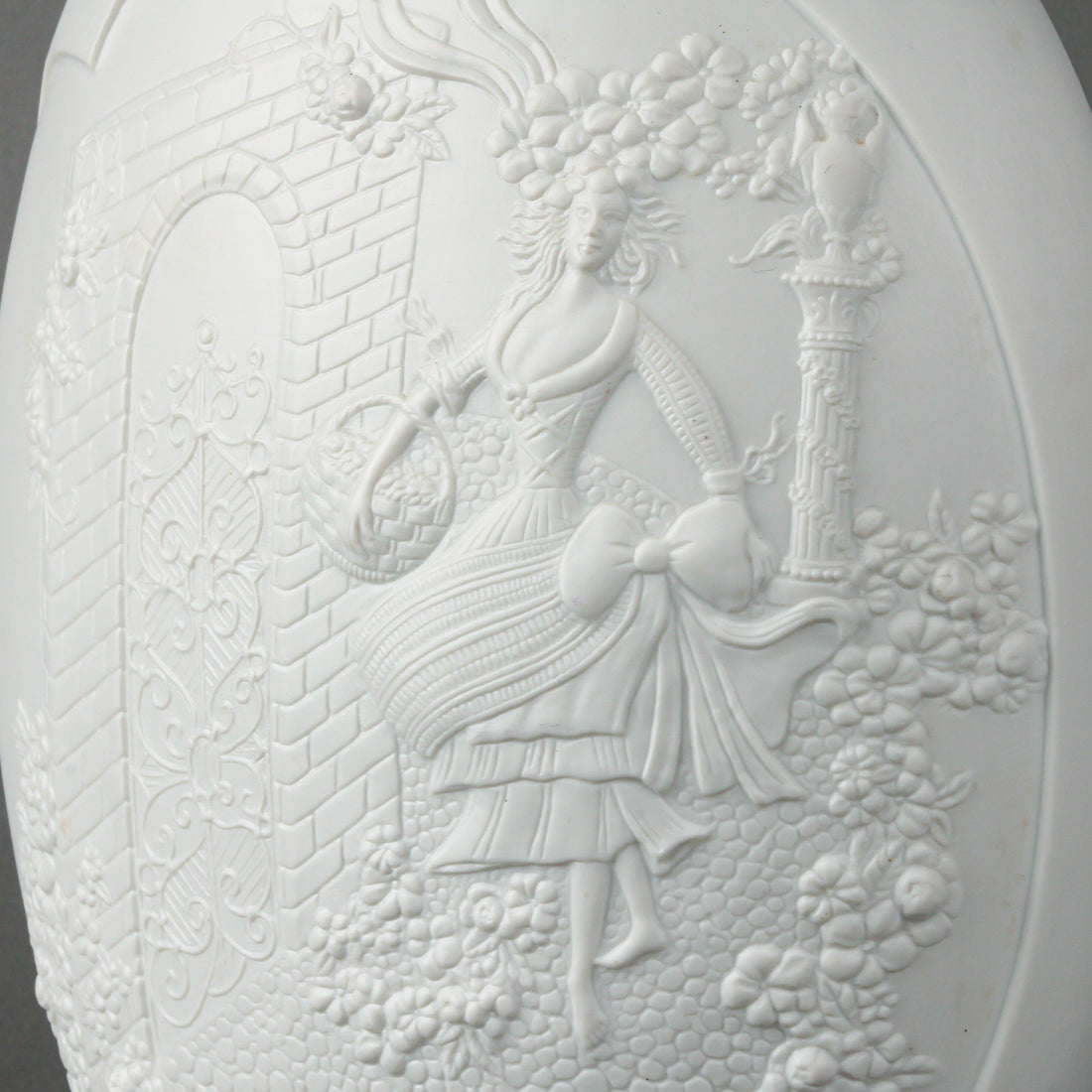 KAISER M. Frey White Bisque Figural Garden Scene Vase 0317