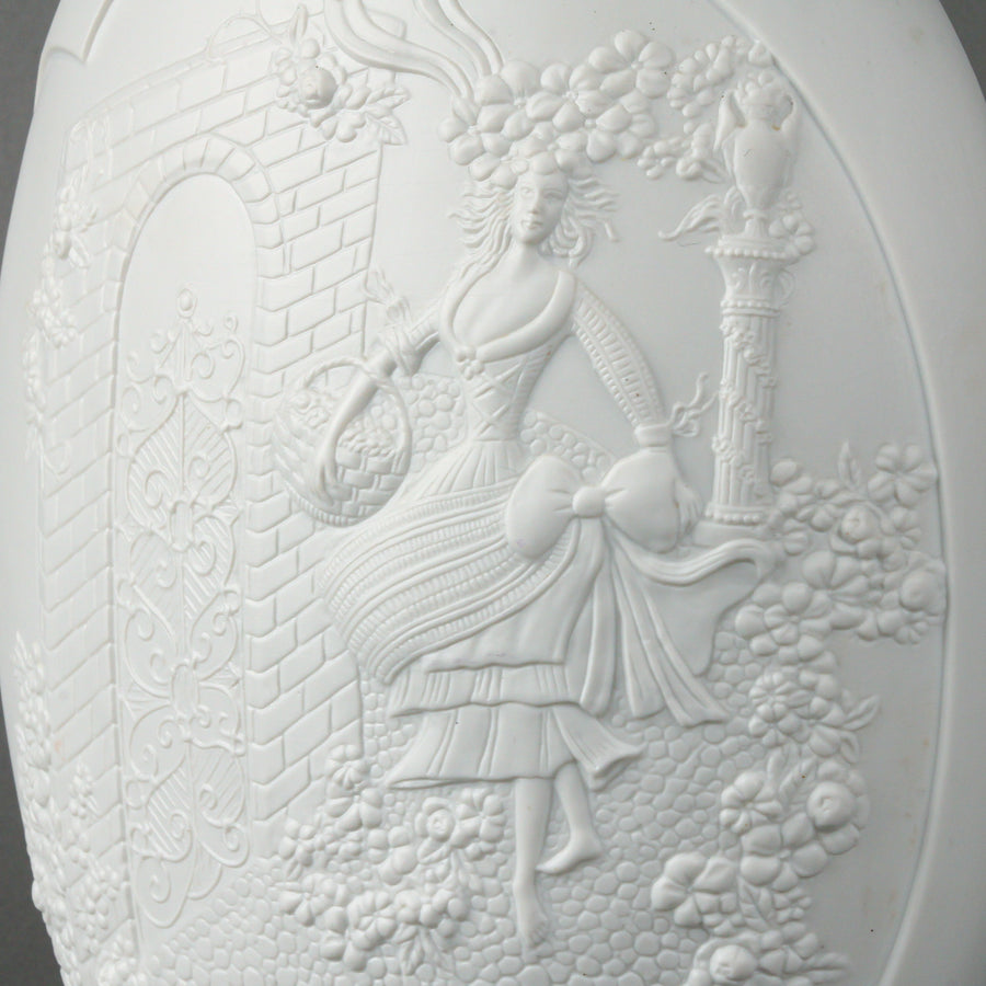 KAISER M. Frey White Bisque Figural Garden Scene Vase 0317