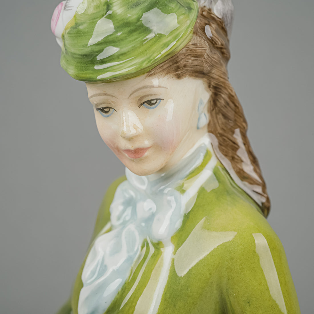 ROYAL DOULTON Figurine Sarah HN 3852