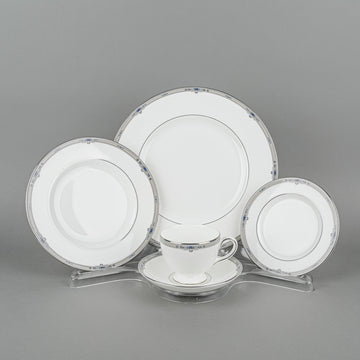 WEDGWOOD Amherst - 12 Place Settings +