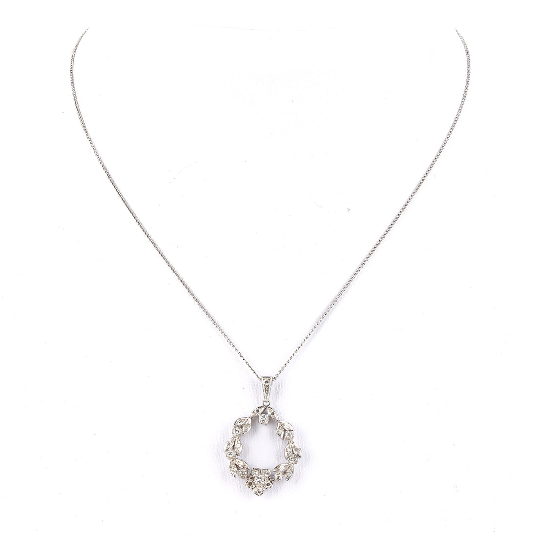 14K White Gold Diamond Pendant Necklace