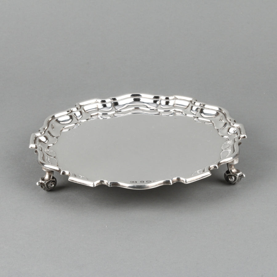 VINERS LTD. Chippendale Sterling Silver Footed Tray