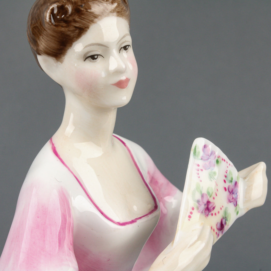 ROYAL DOULTON Eleanor HN 3906 Figurine
