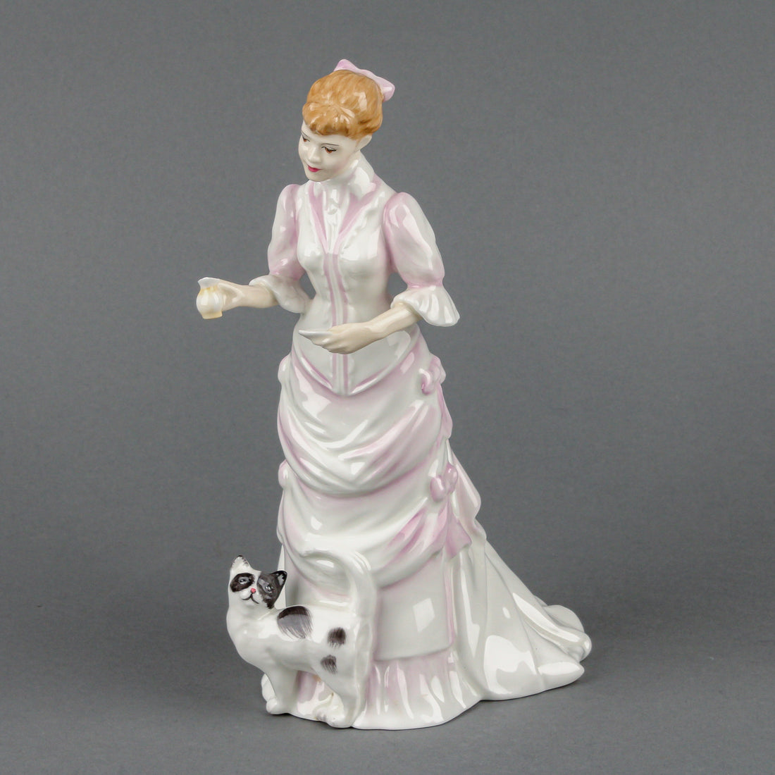 ROYAL DOULTON Lucy HN 3858 Figurine