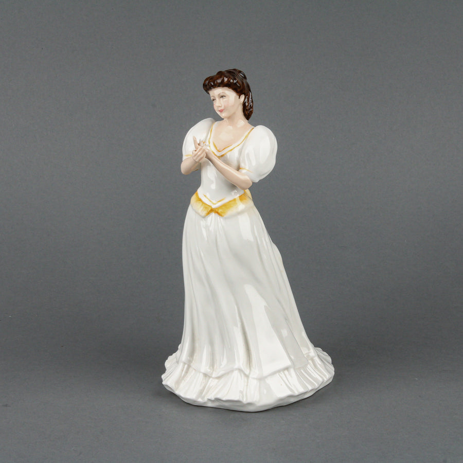 ROYAL DOULTON Maria HN 3381 Figurine