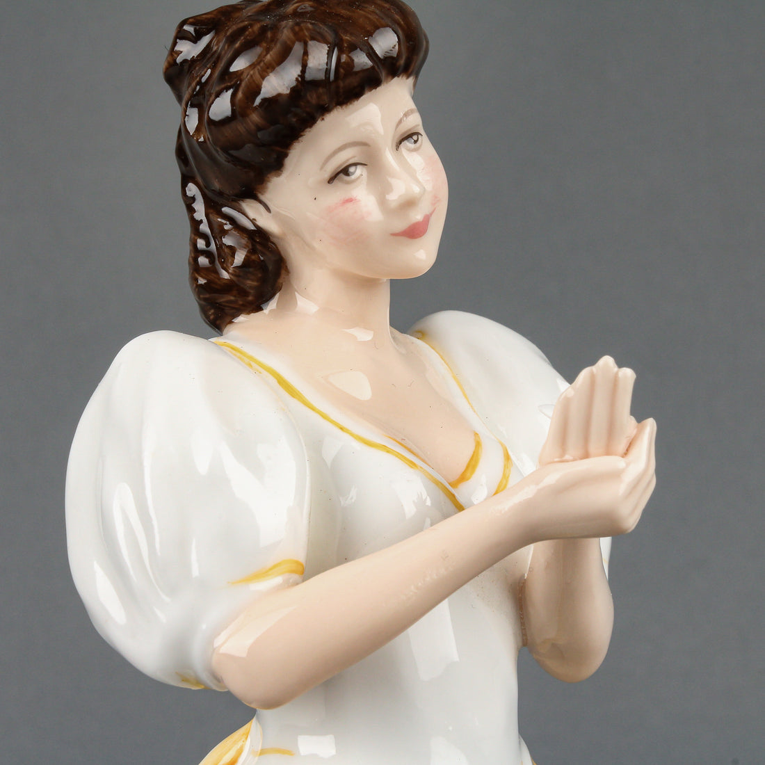ROYAL DOULTON Maria HN 3381 Figurine