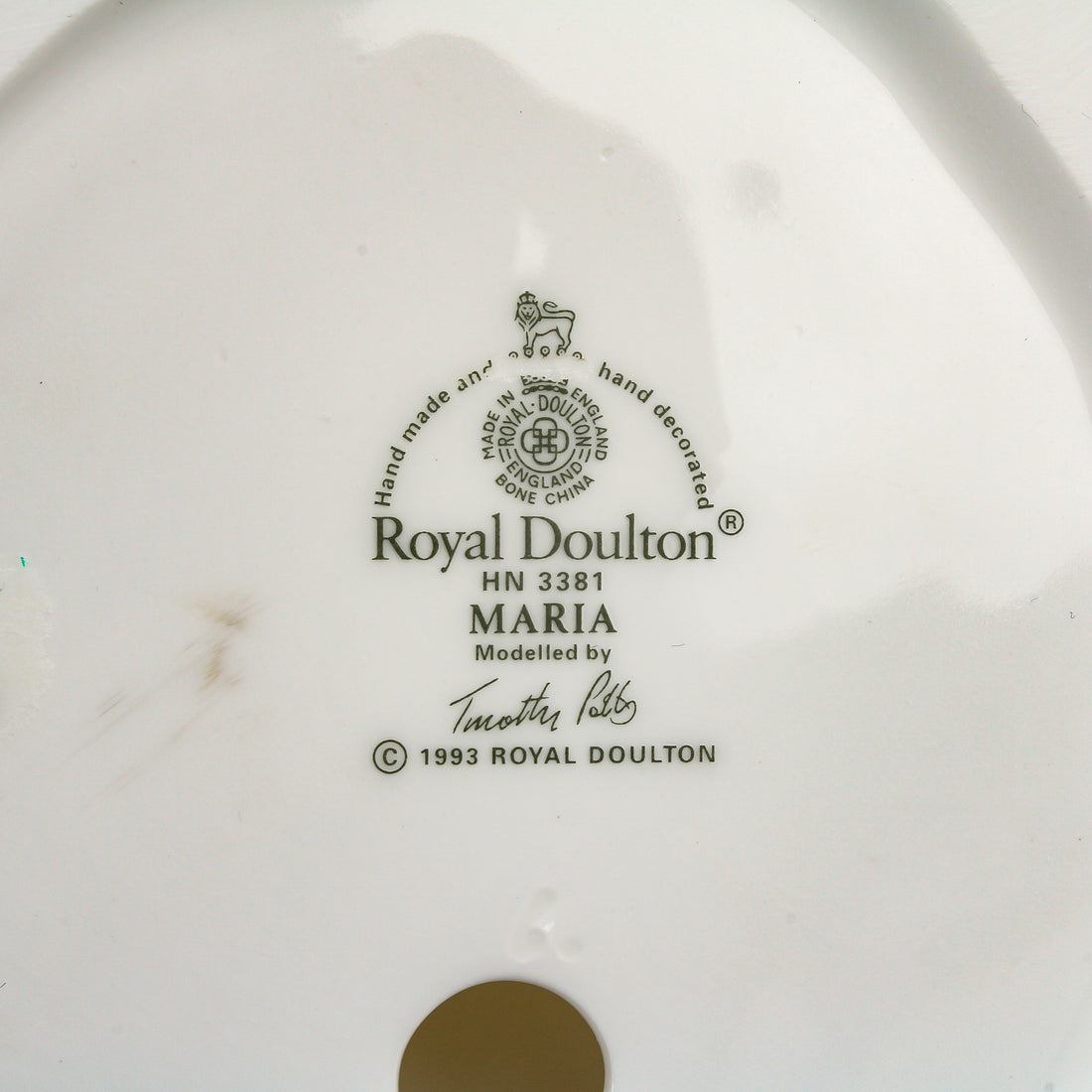 ROYAL DOULTON Maria HN 3381 Figurine