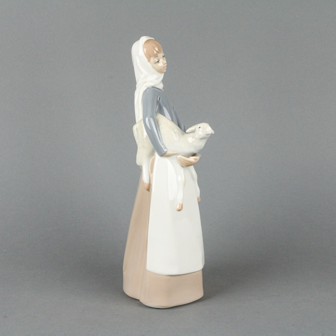 LLADRO Girl with Lamb 4584 Figurine