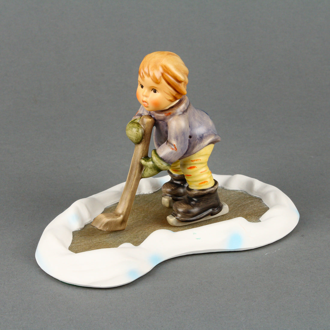HUMMEL Season's Best 2143/A Figurine