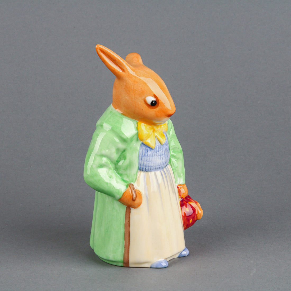 ROYAL DOULTON Farmer Bunnykins DB471 Figurine