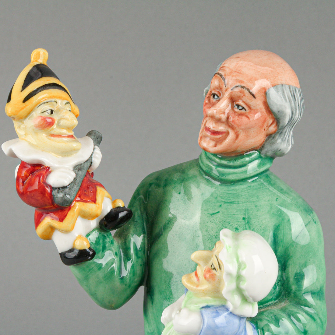 ROYAL DOULTON Punch & Judy Man HN 2765 Figurine