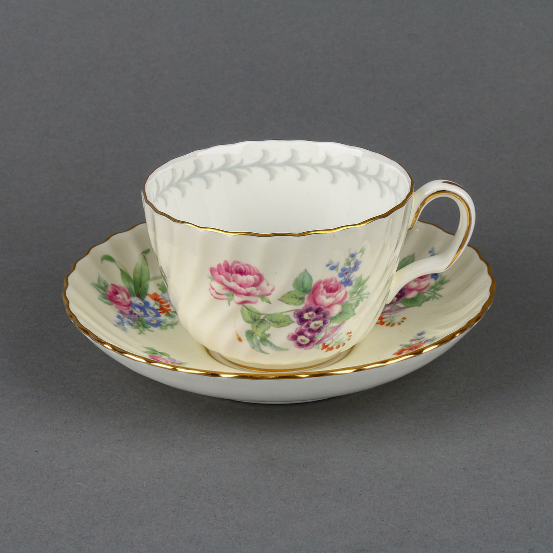 MINTON Bala - 8 Place Settings