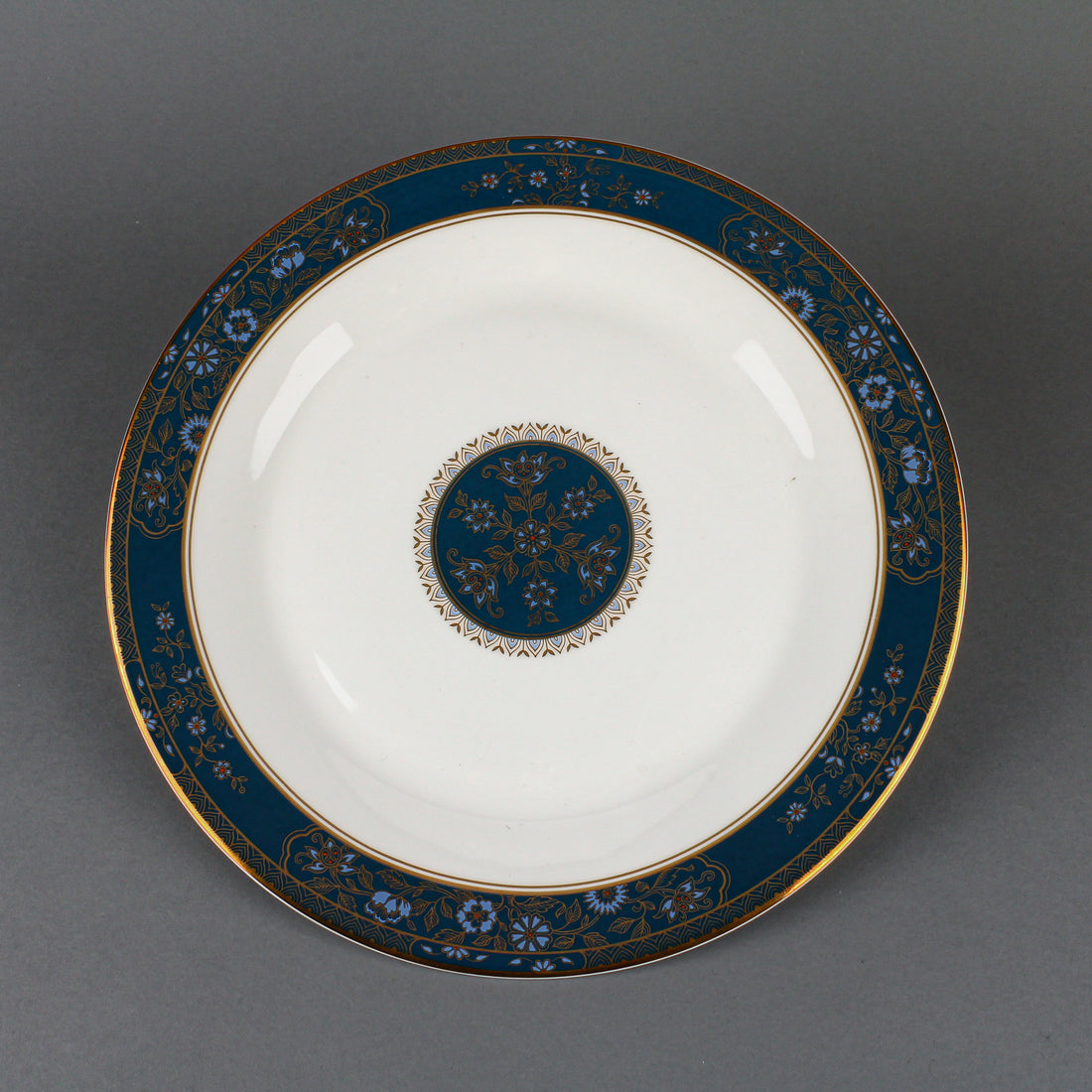 ROYAL DOULTON Carlyle - 8 Place Settings