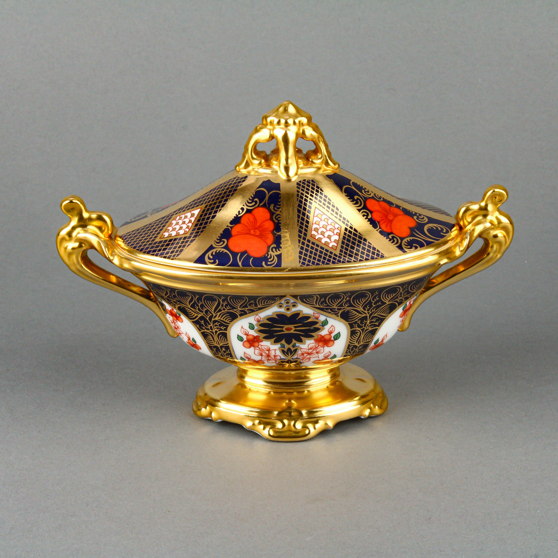 ROYAL CROWN DERBY Old Imari Sold Gold Band 1128 Footed Bowl with Lid