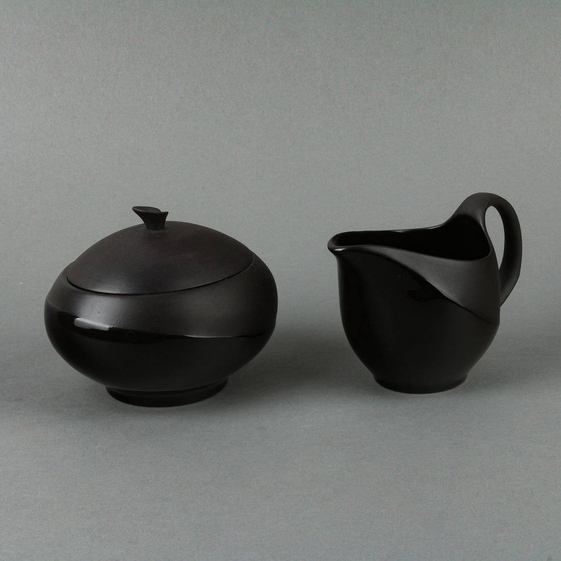 WEDGWOOD Lunar Shape 225 Cream & Covered Sugar