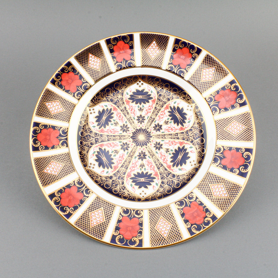 ROYAL CROWN DERBY Old Imari 1128 - 10 Place Settings
