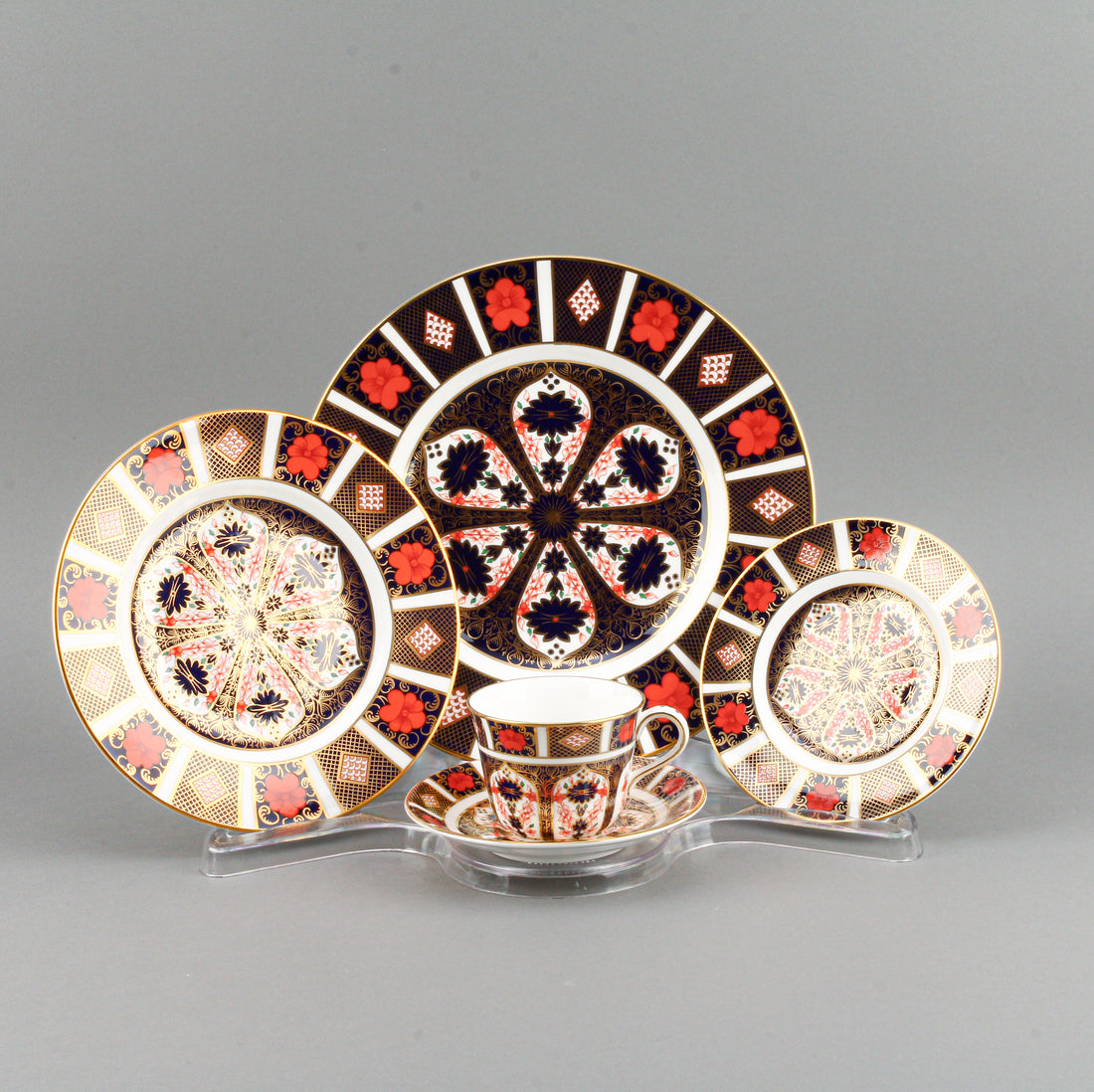 ROYAL CROWN DERBY Old Imari 1128 - 10 Place Settings
