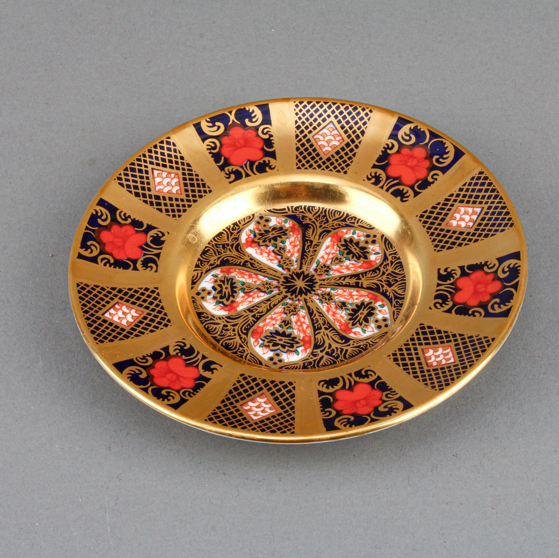 ROYAL CROWN DERBY Old Imari Solid Gold 1128 Demitasse Cup & Saucer