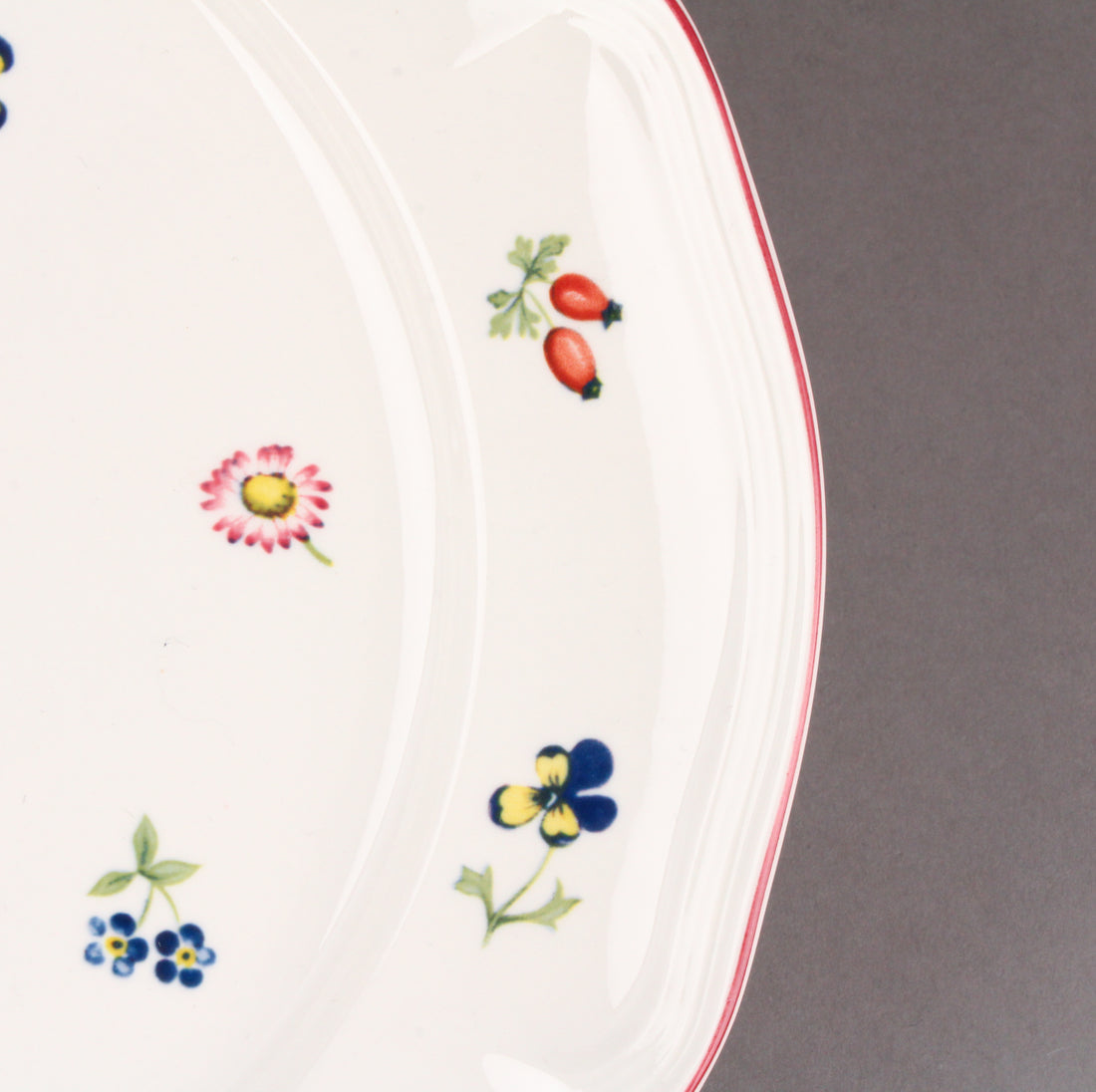 VILLEROY & BOCH Petite Fleur - 6 Place Settings +